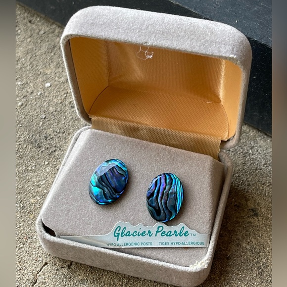 Glacier Pearle matching pendant necklace and earring set - Picture 2 of 7